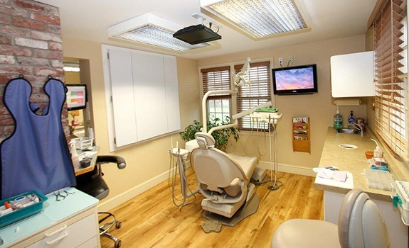 Modern dental treatment room